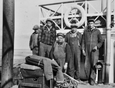 non-Cree skipper with Cree workers